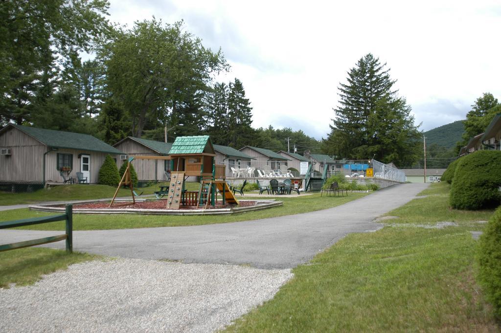 Lincoln Log Colony Hotel Лейк Джордж Екстериор снимка