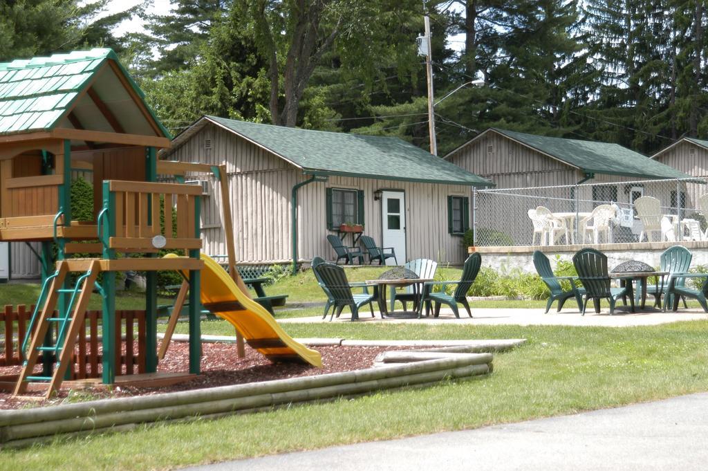 Lincoln Log Colony Hotel Лейк Джордж Екстериор снимка