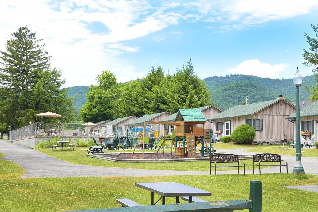 Lincoln Log Colony Hotel Лейк Джордж Екстериор снимка