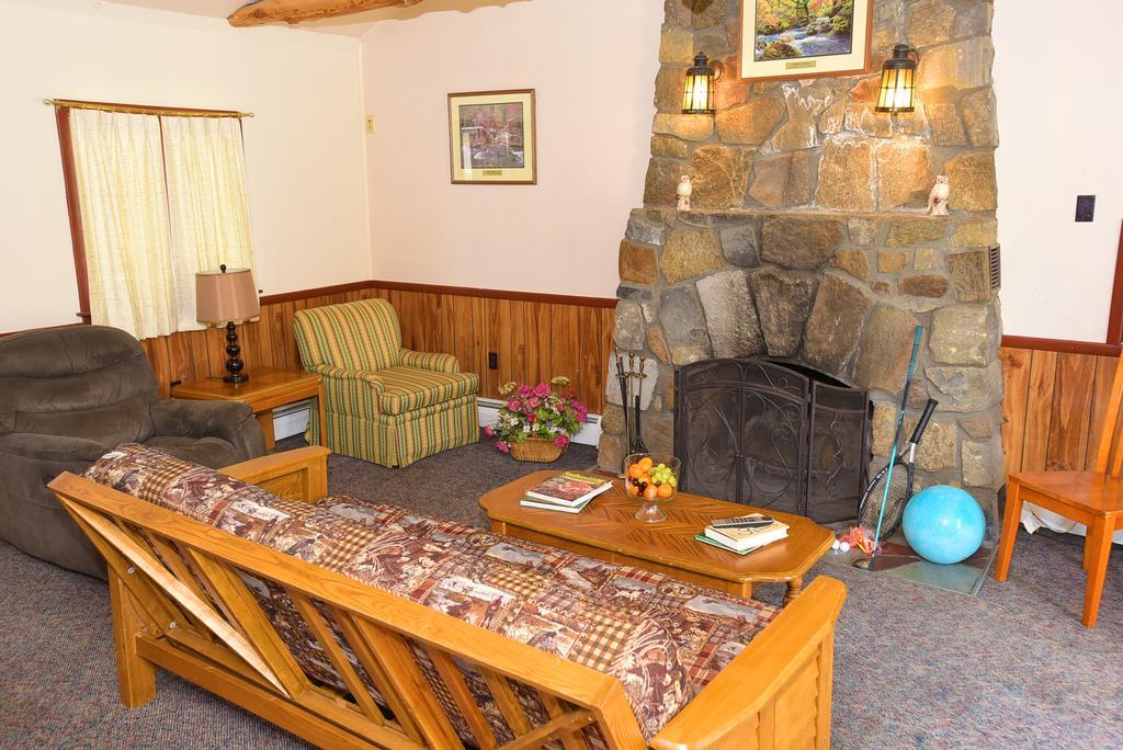 Lincoln Log Colony Hotel Лейк Джордж Екстериор снимка