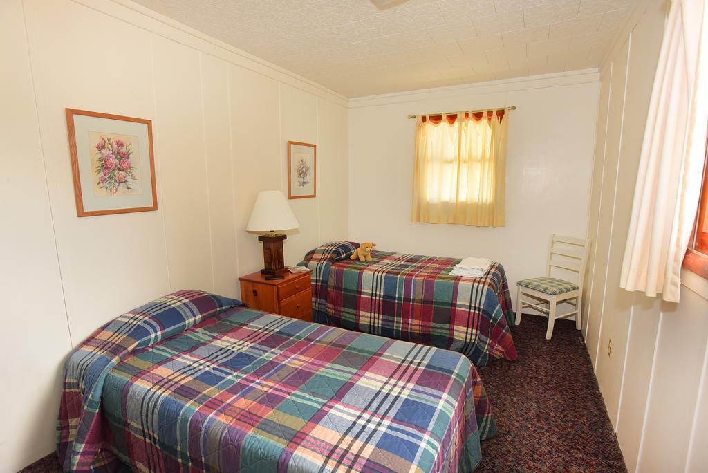 Lincoln Log Colony Hotel Лейк Джордж Екстериор снимка