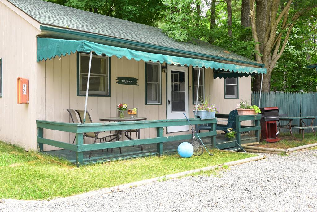 Lincoln Log Colony Hotel Лейк Джордж Екстериор снимка