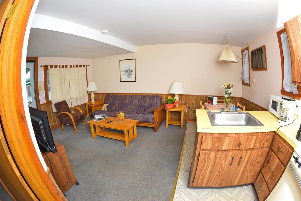Lincoln Log Colony Hotel Лейк Джордж Екстериор снимка