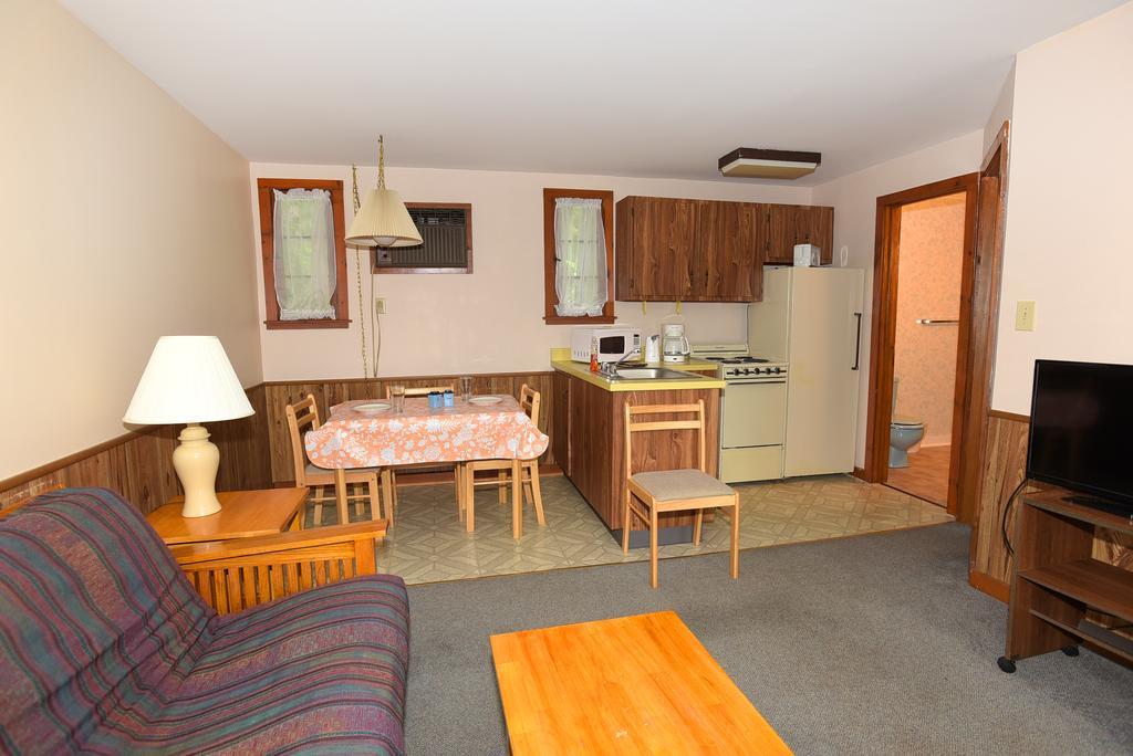 Lincoln Log Colony Hotel Лейк Джордж Екстериор снимка