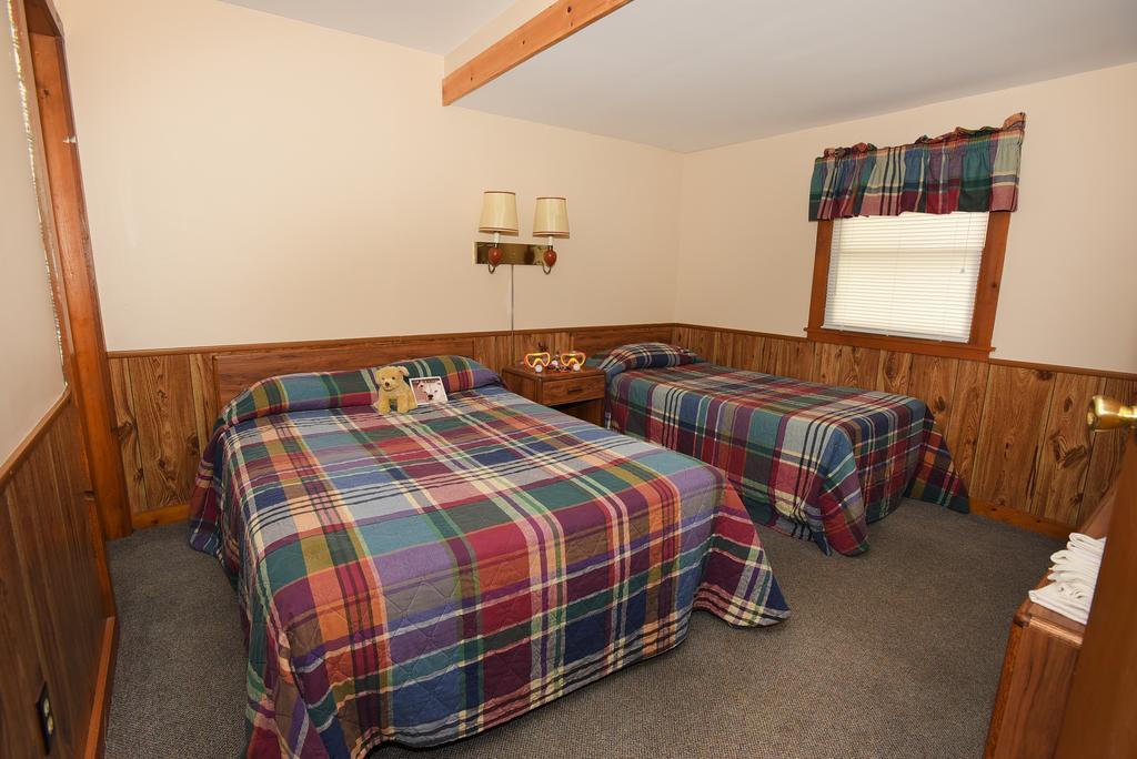 Lincoln Log Colony Hotel Лейк Джордж Екстериор снимка